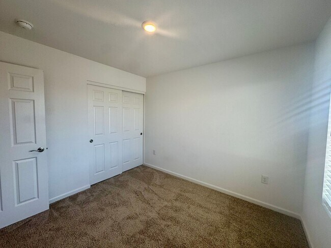 Building Photo - 401 Autumn Breeze Cir