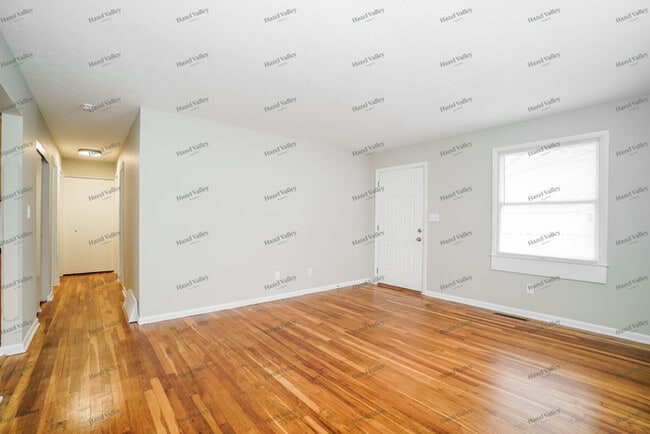 Building Photo - 3701 Christie Rd W