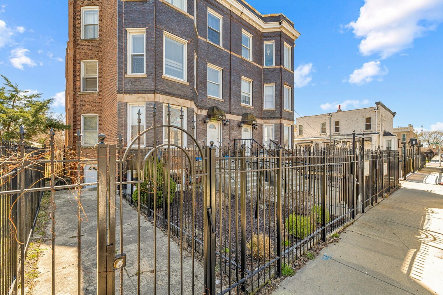 Building Photo - 2503 W Harrison St