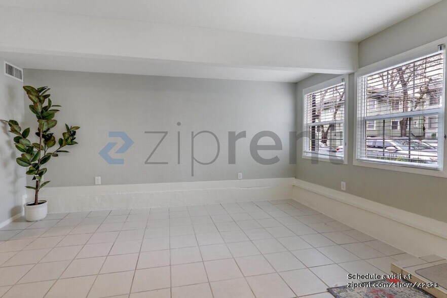 Building Photo - 517 13th St