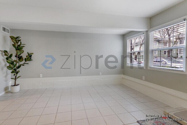 Building Photo - 517 13th St