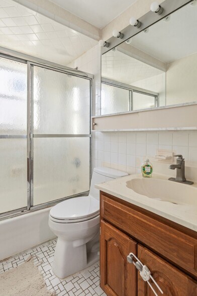 Building Photo - 36 Essex St