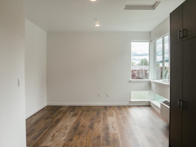 Building Photo - North Louie