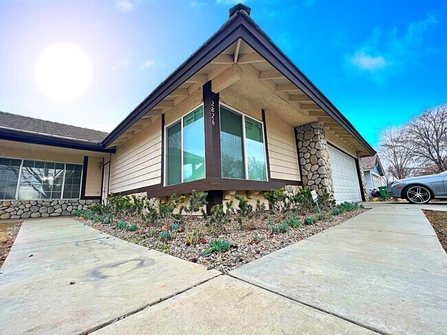 Primary Photo - 2826 San Ramon Dr