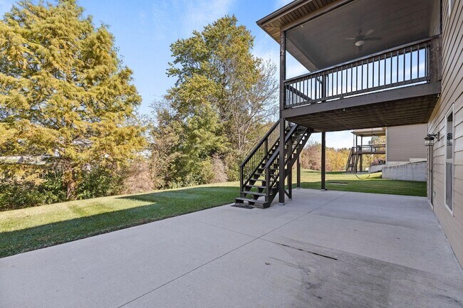 Building Photo - 1605 Labrador Dr