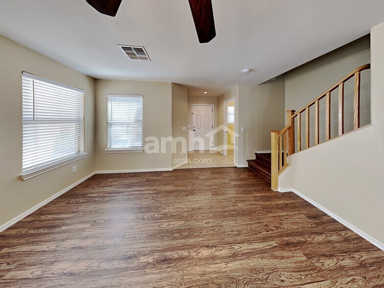 Building Photo - 18526 W Valerie Dr