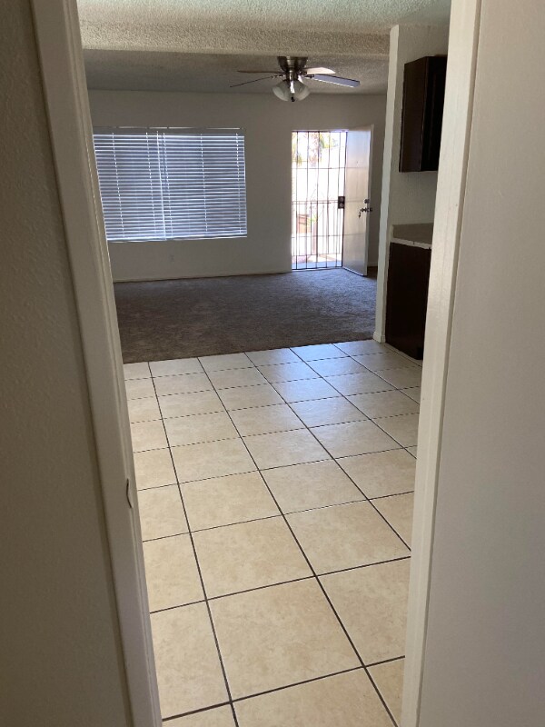 Building Photo - 1073 Estes St