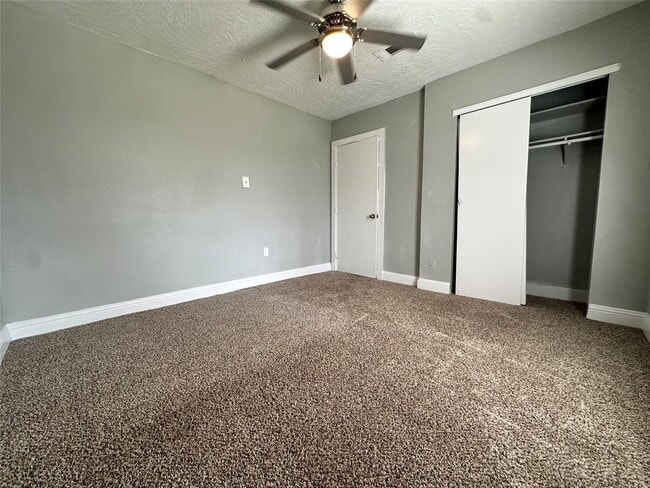 Building Photo - 335 Bayou Dr