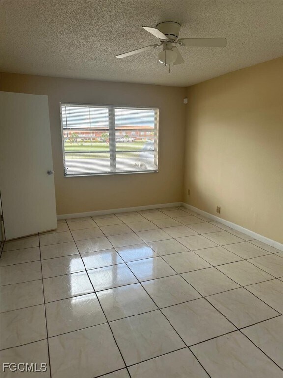 Building Photo - 4824 Lucaya Dr