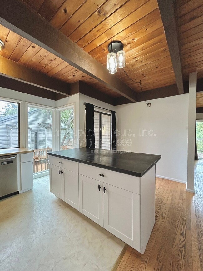 Building Photo - 4905 SW 152nd Ave