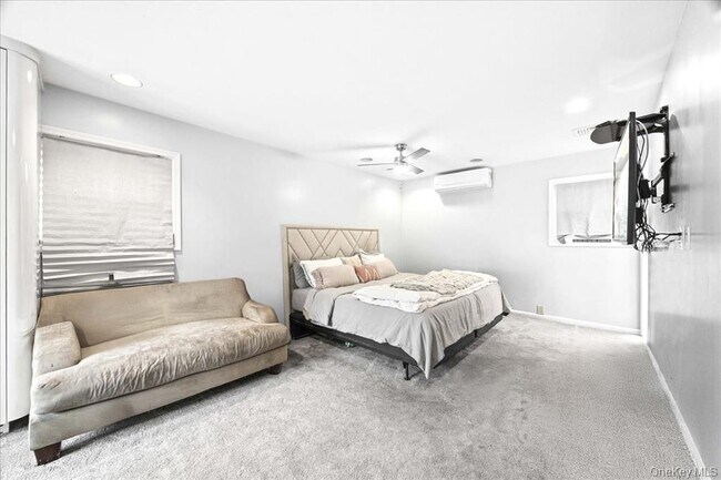 Building Photo - 1127 Fordham Ln