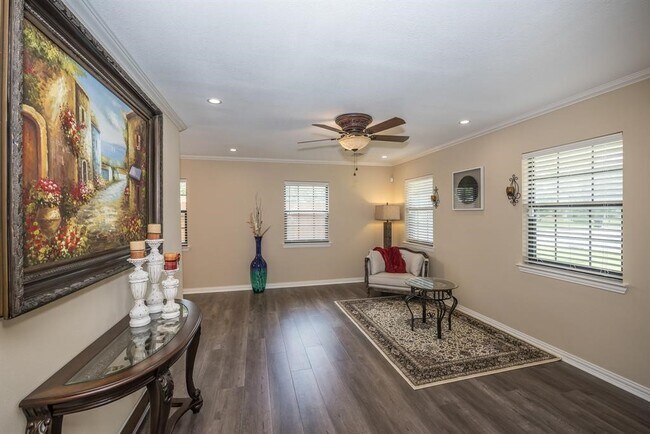 Building Photo - 11038 Waxwing St