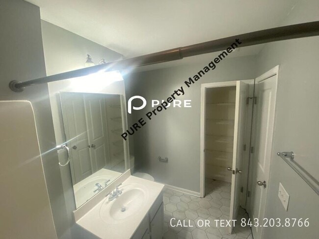 Building Photo - 112 Marinella Dr
