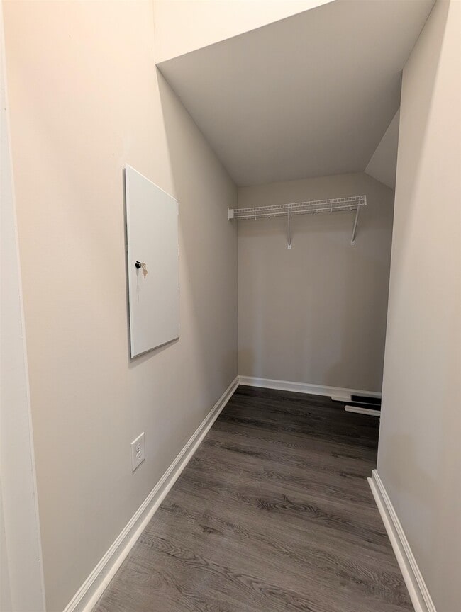 Building Photo - 129 Goldenrod Cir