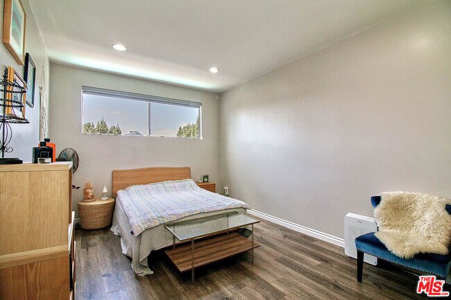 Building Photo - 400 La Fayette Park Pl