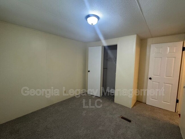 Building Photo - 36 Aardvark Trail