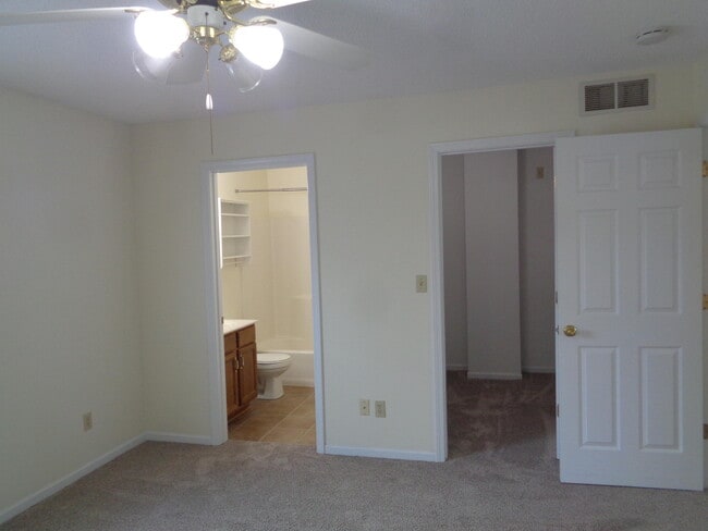 Building Photo - 1904 Mayberry Dr