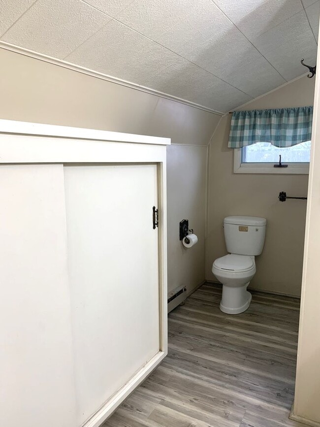 Building Photo - Charming single-family home just a short walk from Shippensburg University!