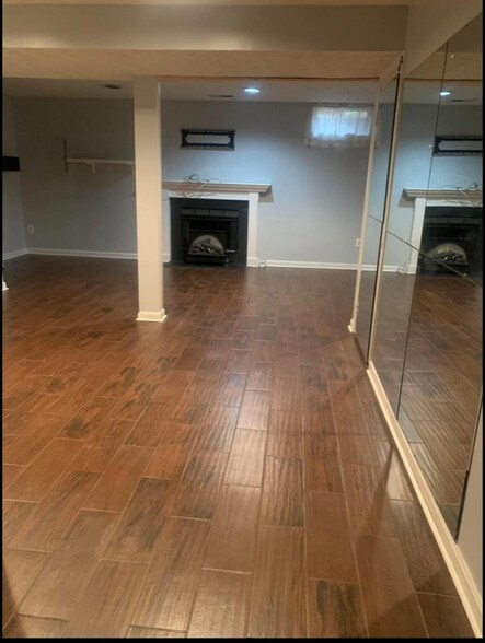 Building Photo - 6622 Sky Blue Ct