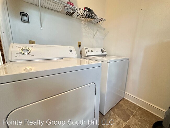 Building Photo - 2 br, 1.5 bath House - 1392 Jefferson St