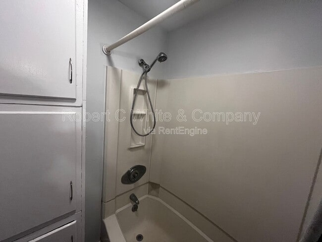 Building Photo - 98 N Grand St