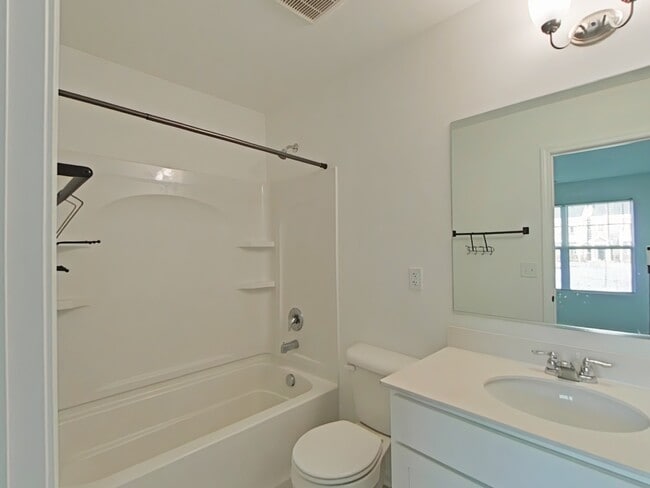 Building Photo - 4303 Chelsea Mnr Cir