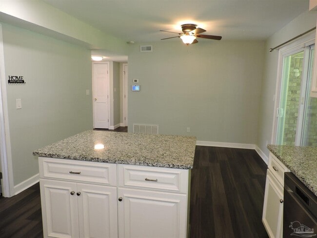 Building Photo - 7674 Old Hickory Dr