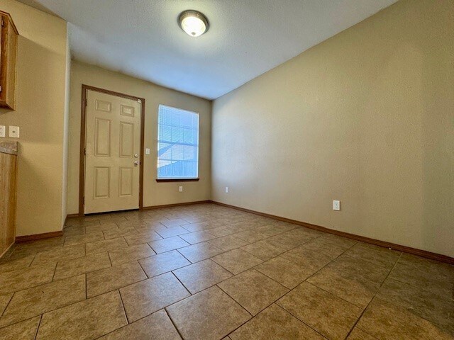 Building Photo - 4204 SW Chapelstone Ave