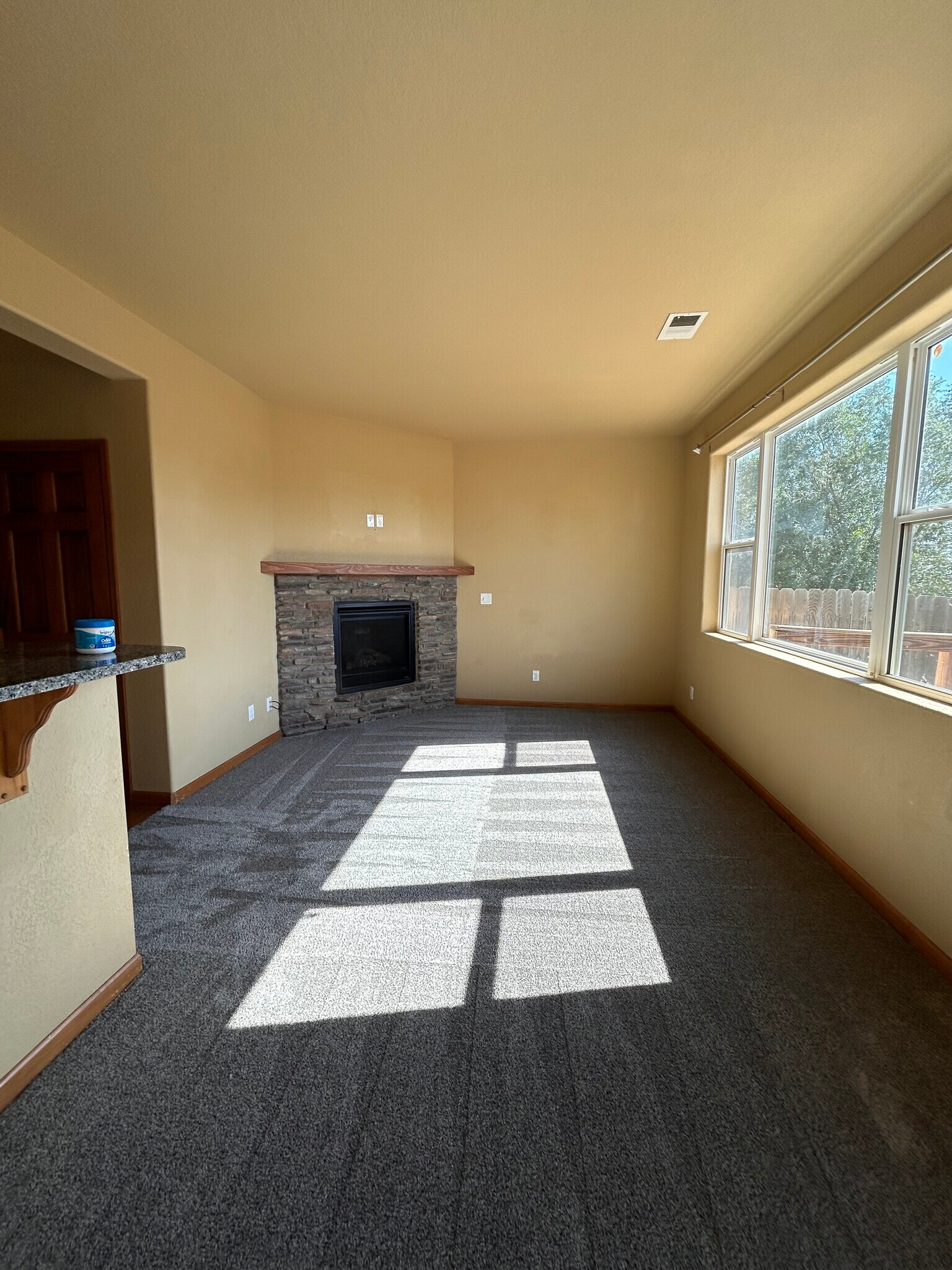 Building Photo - 803 6th St