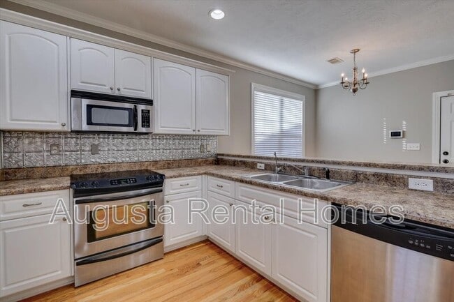 Building Photo - 719 Bonnie Oaks Ln