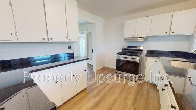 Building Photo - 2741 Marilyn Ave