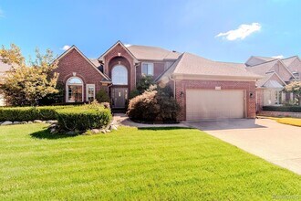 Building Photo - 56194 Birkdale Dr