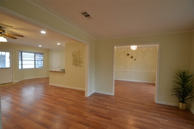 Building Photo - 12711 Westleigh Dr