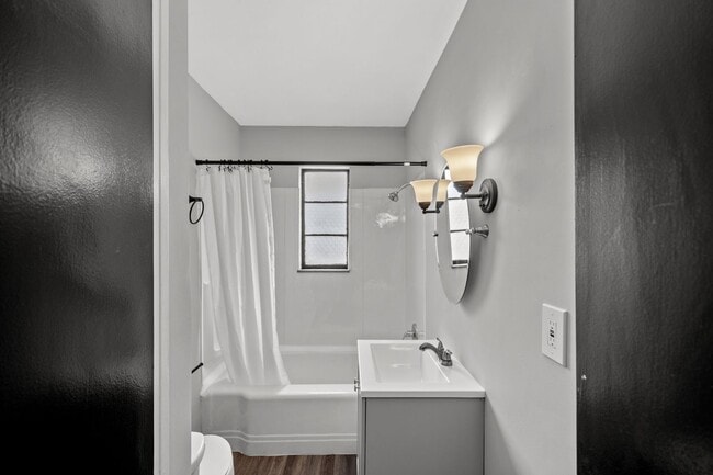 Building Photo - Stunning 2 bedroom home in Penn Hills available August 1!