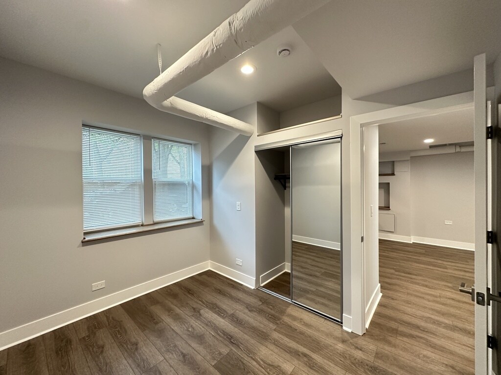 Building Photo - 5010 N Springfield Ave