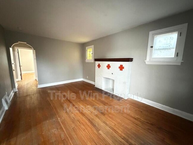 Building Photo - 2527 Switzer Ave