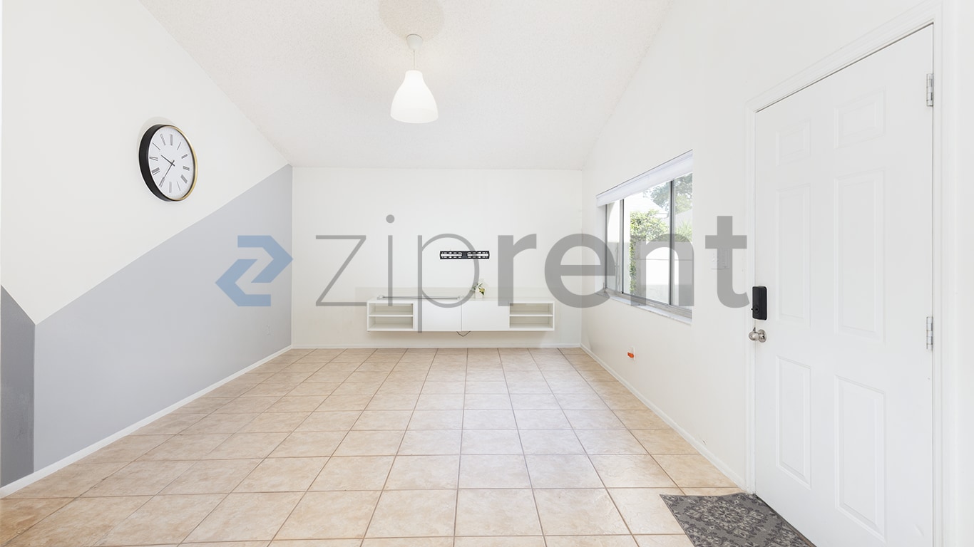 Building Photo - Unit