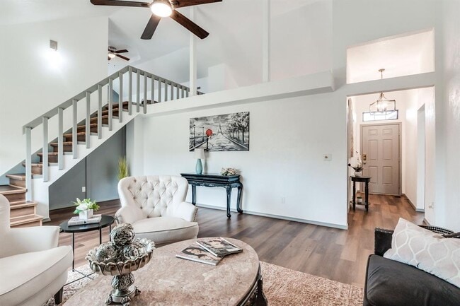 Building Photo - 8321 Breezewood Dr