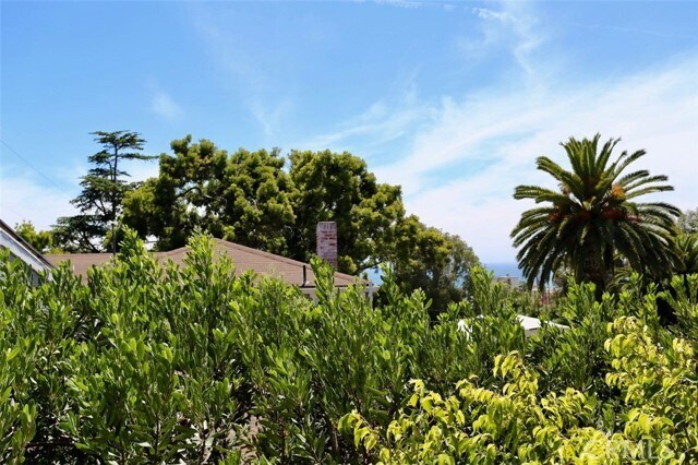 Building Photo - 460 St Ann's Dr