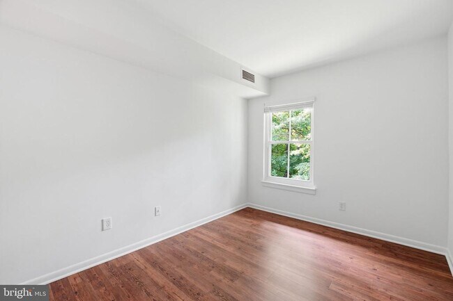 Building Photo - 11619 Stoneview Square