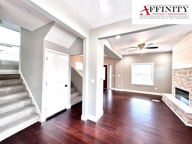 Building Photo - 3606 S Benton Ave