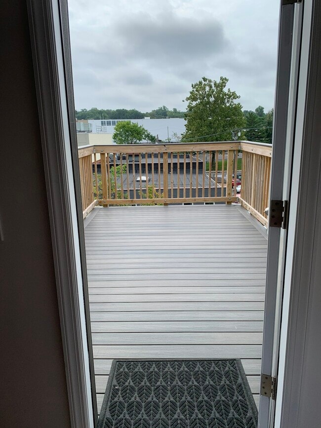 Primary Photo - 141 Humphrey St