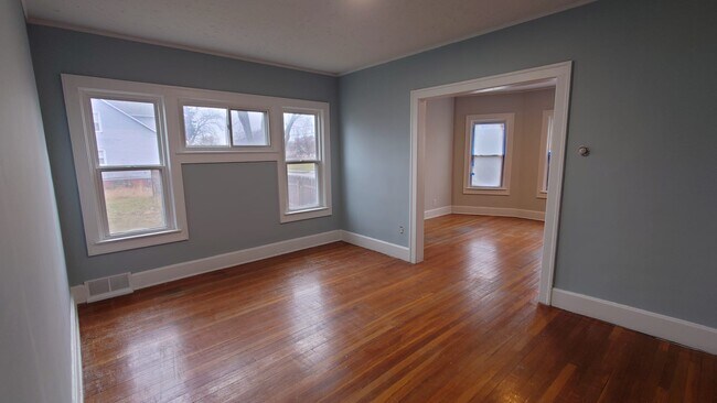 Building Photo - 1350 Alter Rd