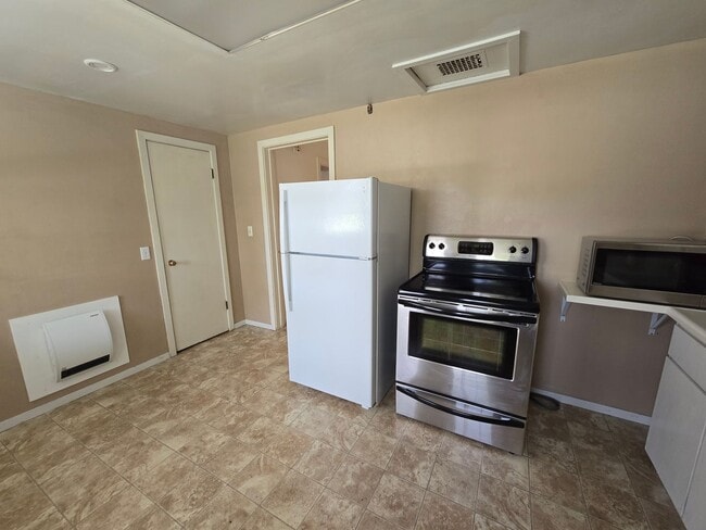 Building Photo - 133