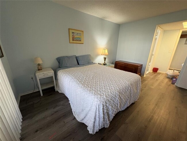 Building Photo - 3064 Lake Bayshore Dr