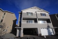 Building Photo - 3 Bed, 2.5 Bath Condo in Eagle River