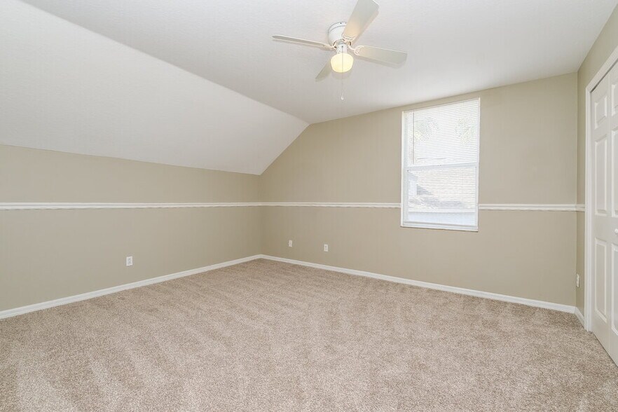 Building Photo - 3002 Summer Cruise Dr
