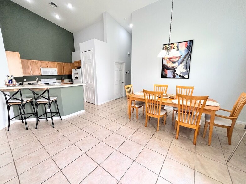 Building Photo - 9225 Wentworth Ln