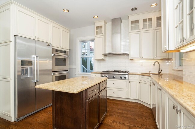 Building Photo - 309 Milbank Ave