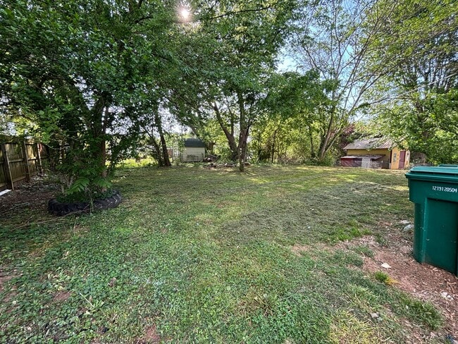 Building Photo - Newly Remodeled 3Bd/2Ba House